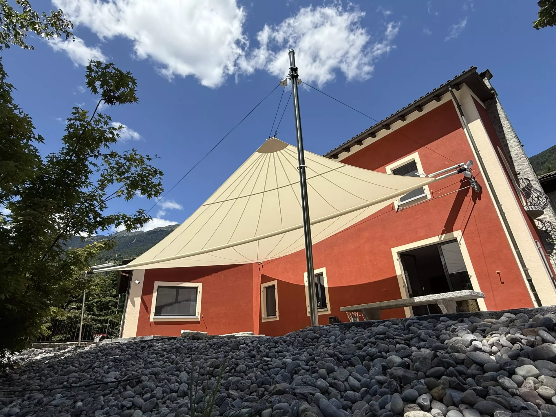 Tende da Sole a Vela avvolgibili: Innovazione nel design