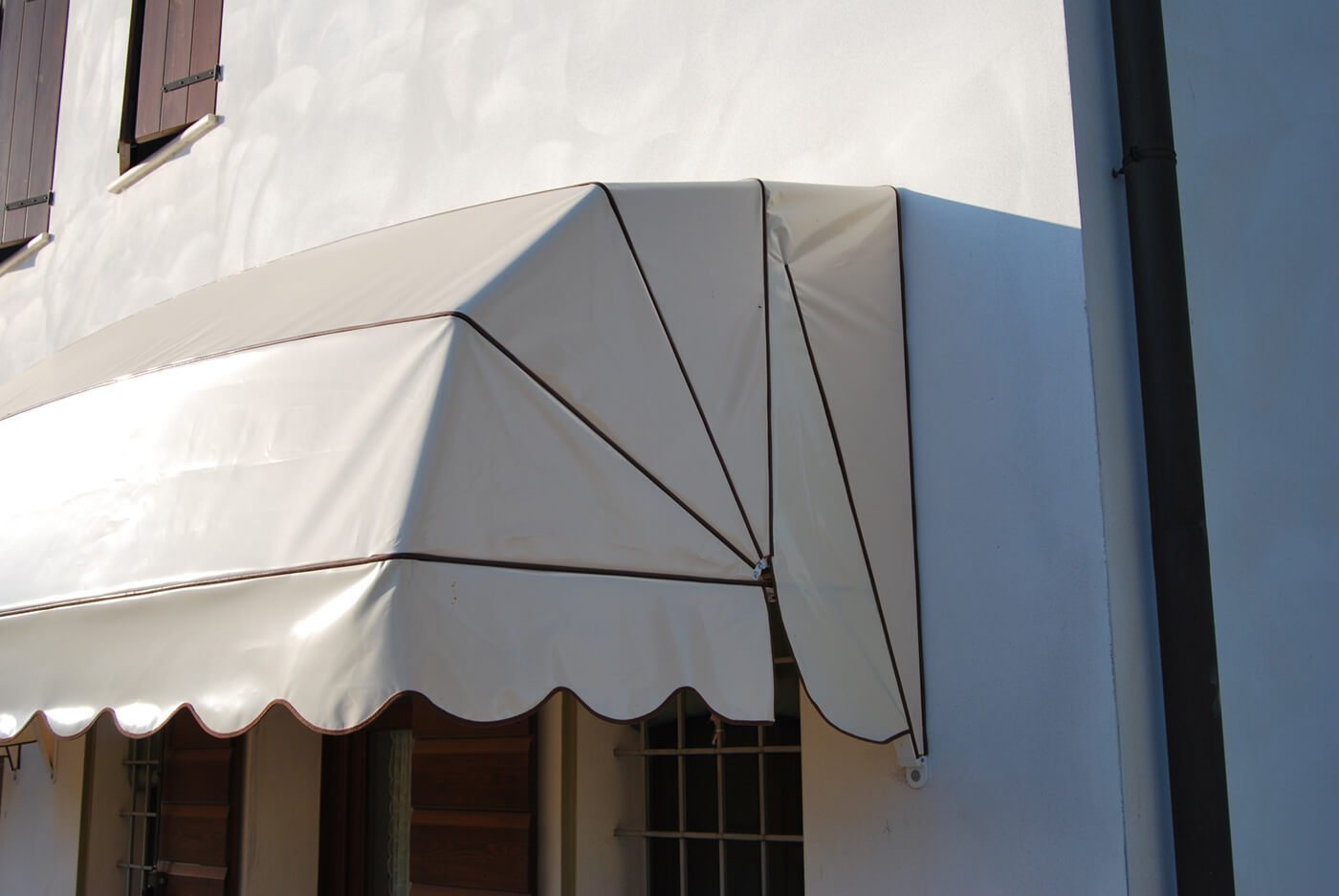 Perché scegliere una tenda da sole a cappottina
